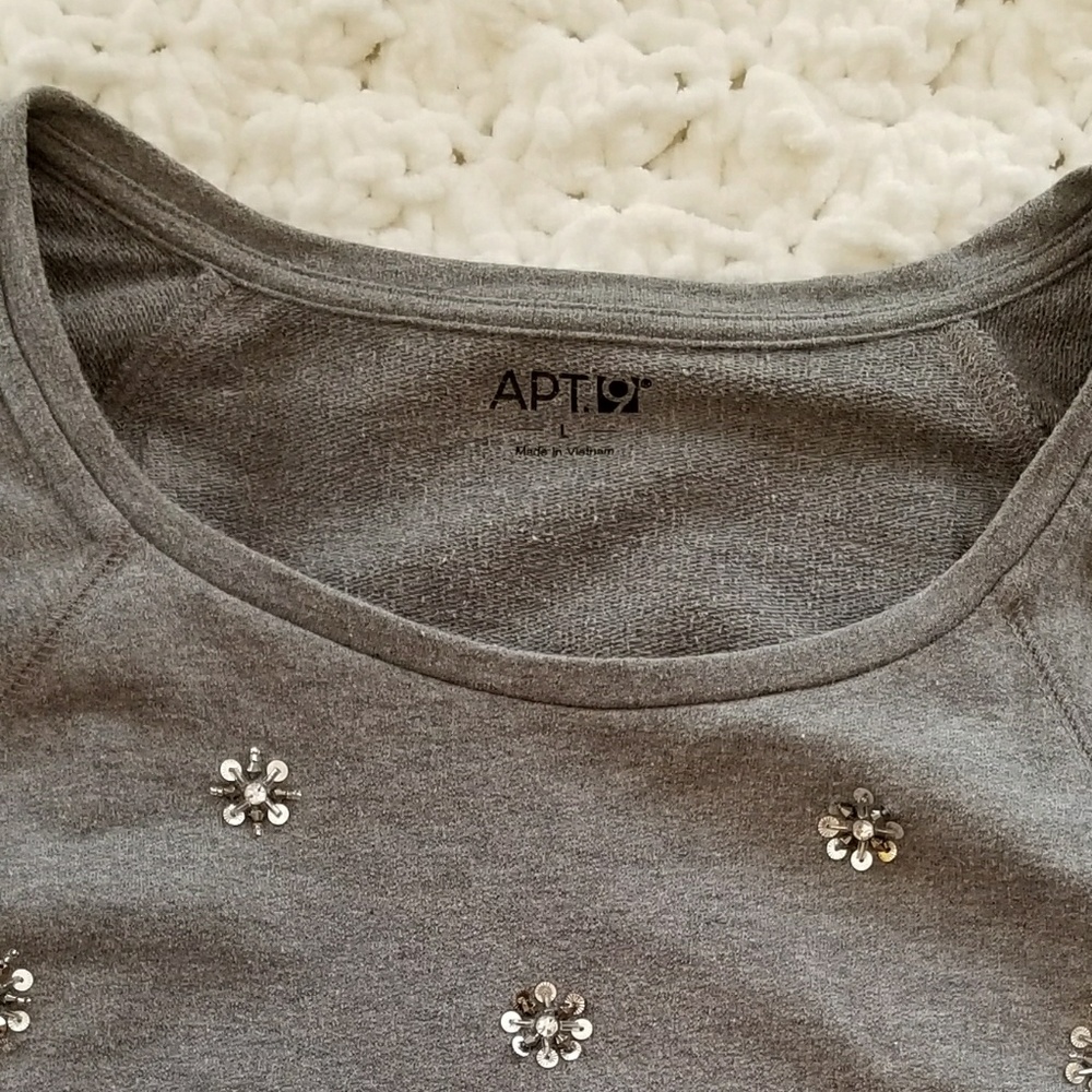 Apt 9 Jeweled Sweatshirt size Large - Picture 2 of 4